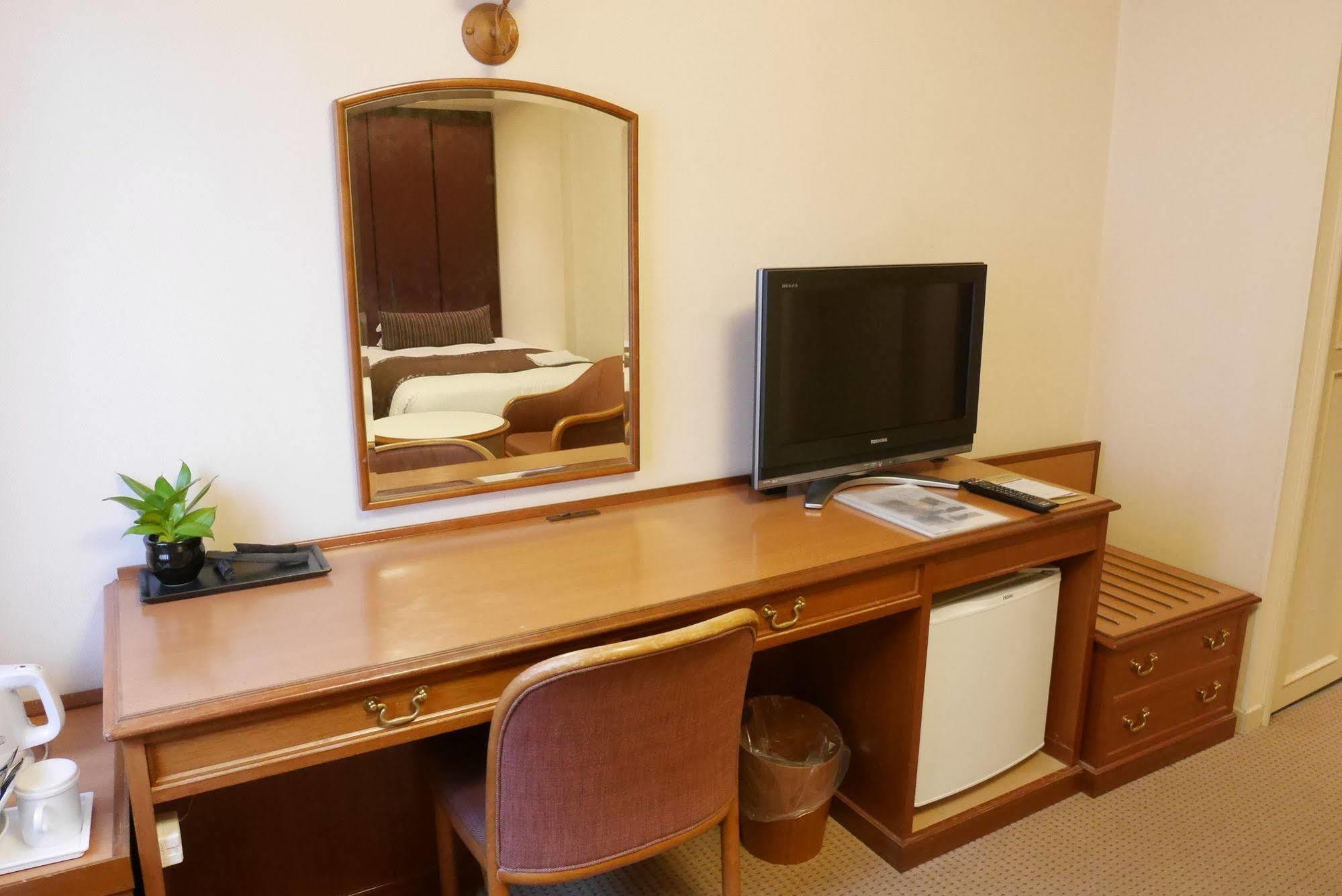 Hotel Yokohama Garden Екстер'єр фото